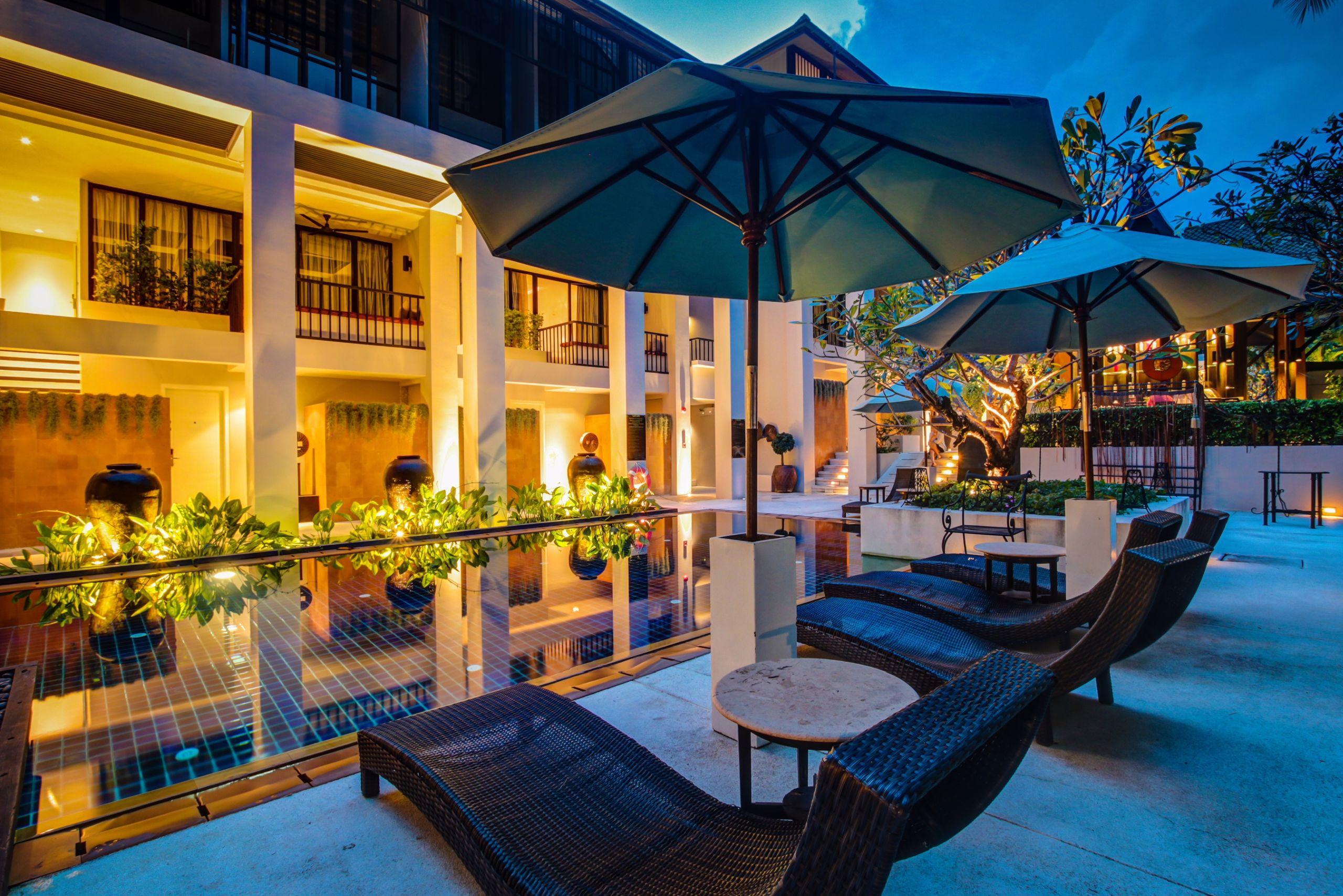 Outrigger Surin Beach Resort - Sha Extra Plus المظهر الخارجي الصورة The hotel's pool