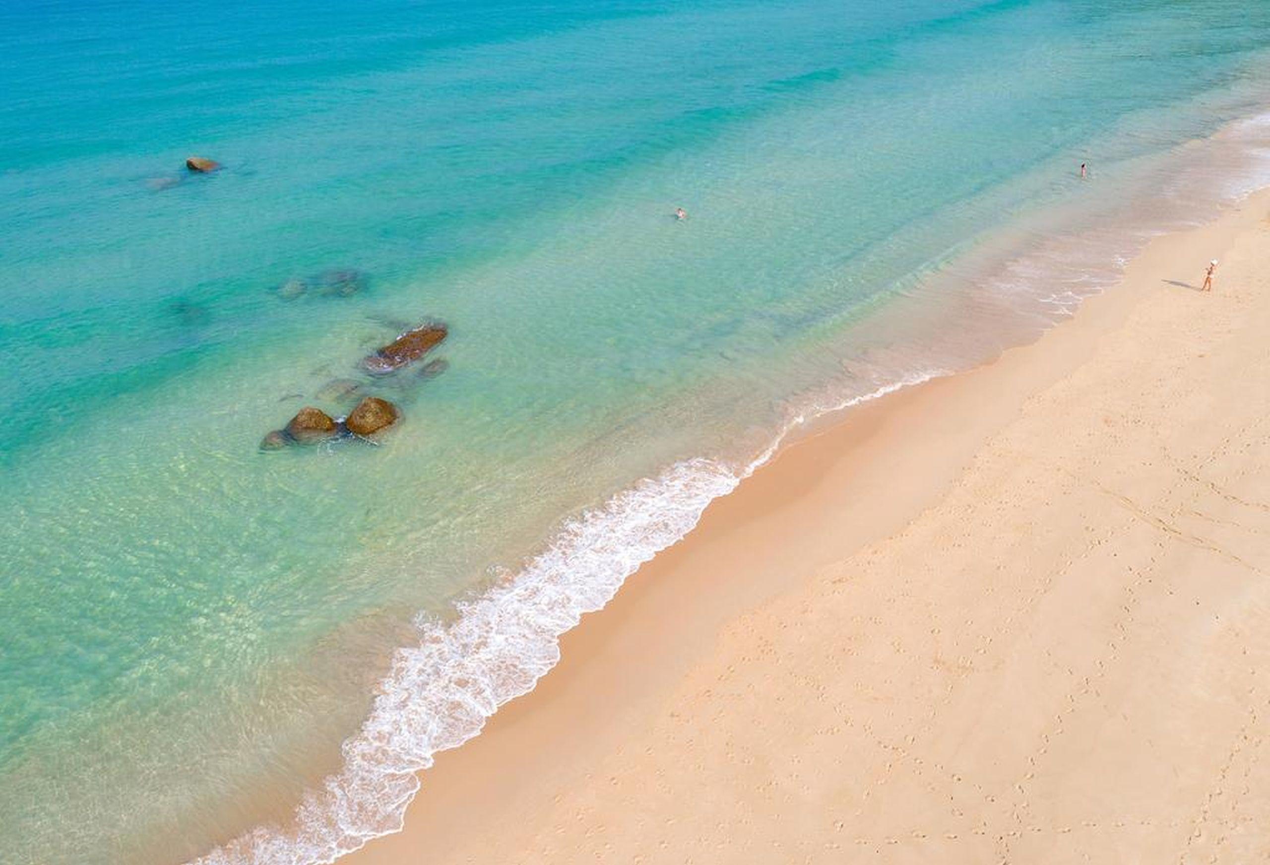 Outrigger Surin Beach Resort - Sha Extra Plus المظهر الخارجي الصورة Beach at the island of Providência